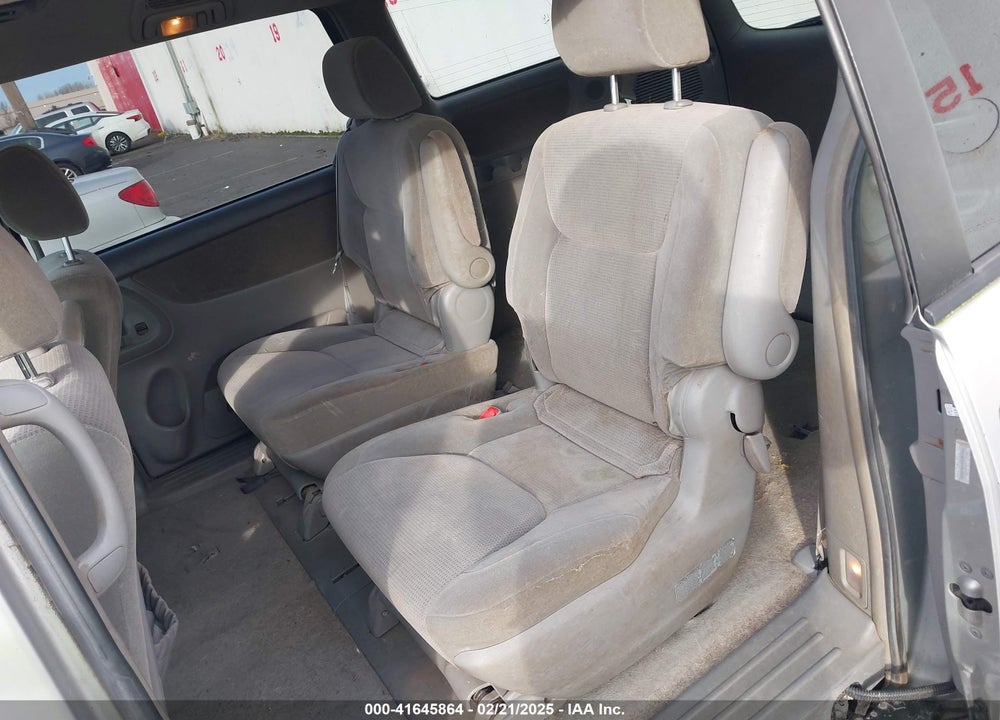 2004 TOYOTA SIENNA LE VIN: 5TDZA23C64S032055