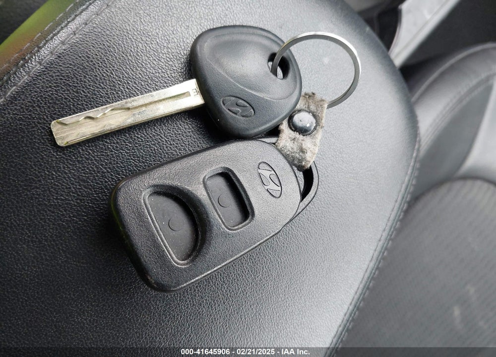 2013 HYUNDAI TUCSON GLS VIN: KM8JUCAC7DU557212