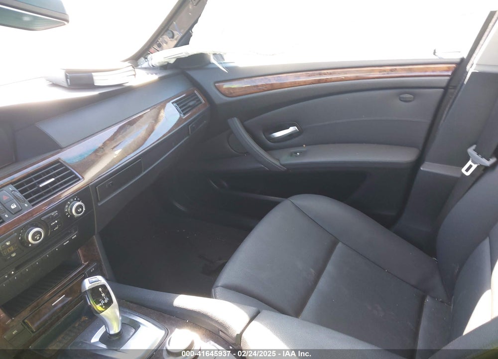 2008 BMW 528I VIN: WBANU53528C115057