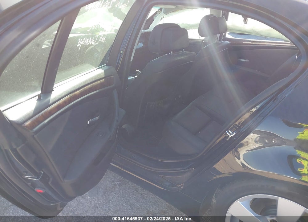 2008 BMW 528I VIN: WBANU53528C115057