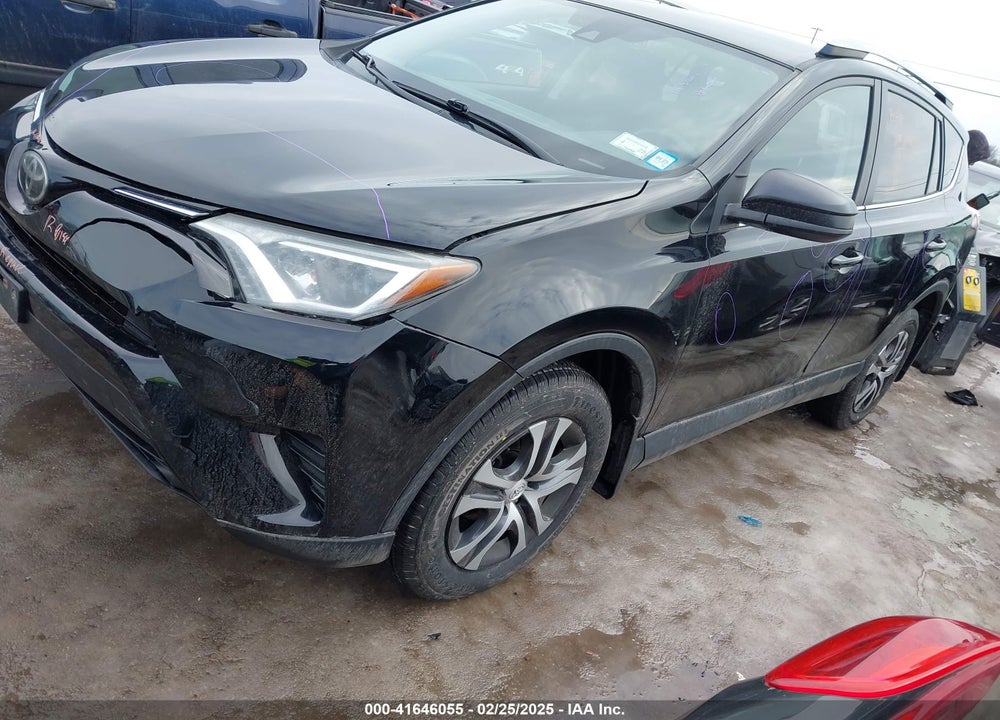 2017 TOYOTA RAV4 LE VIN: 2T3BFREV2HW676327