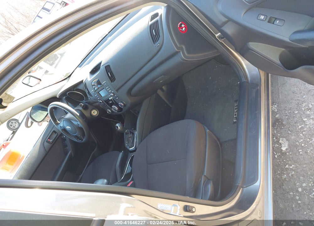 2012 KIA FORTE EX VIN: KNAFU4A21C5637957