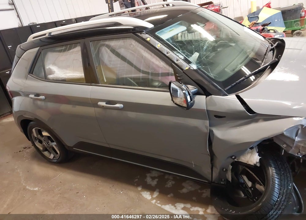 2022 HYUNDAI VENUE VIN: KMHRC8A37NU174410