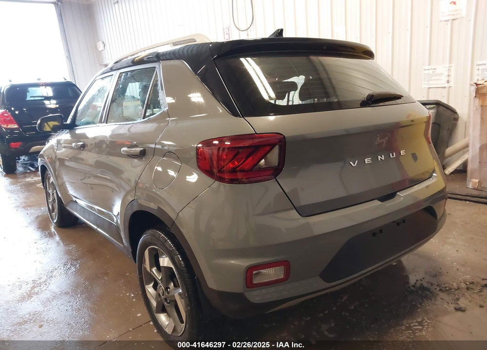 2022 HYUNDAI VENUE VIN: KMHRC8A37NU174410