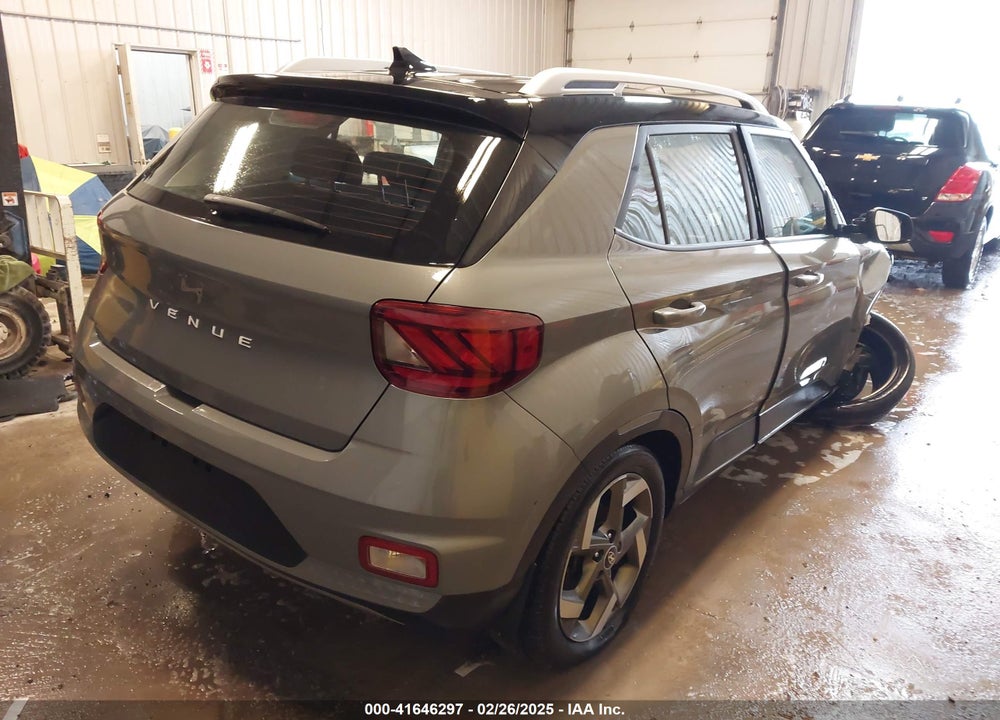 2022 HYUNDAI VENUE VIN: KMHRC8A37NU174410