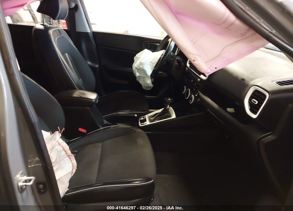 2022 HYUNDAI VENUE VIN: KMHRC8A37NU174410