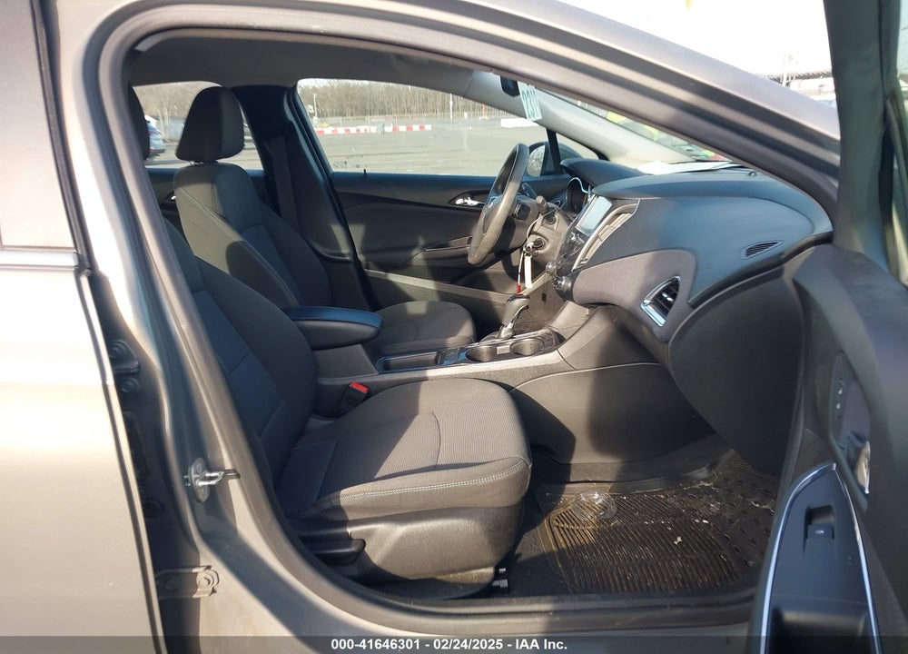2018 CHEVROLET CRUZE VIN: 1G1BE5SM4J7207712
