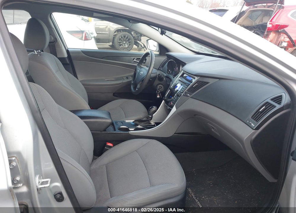2013 HYUNDAI SONATA VIN: 5NPEB4AC4DH539357