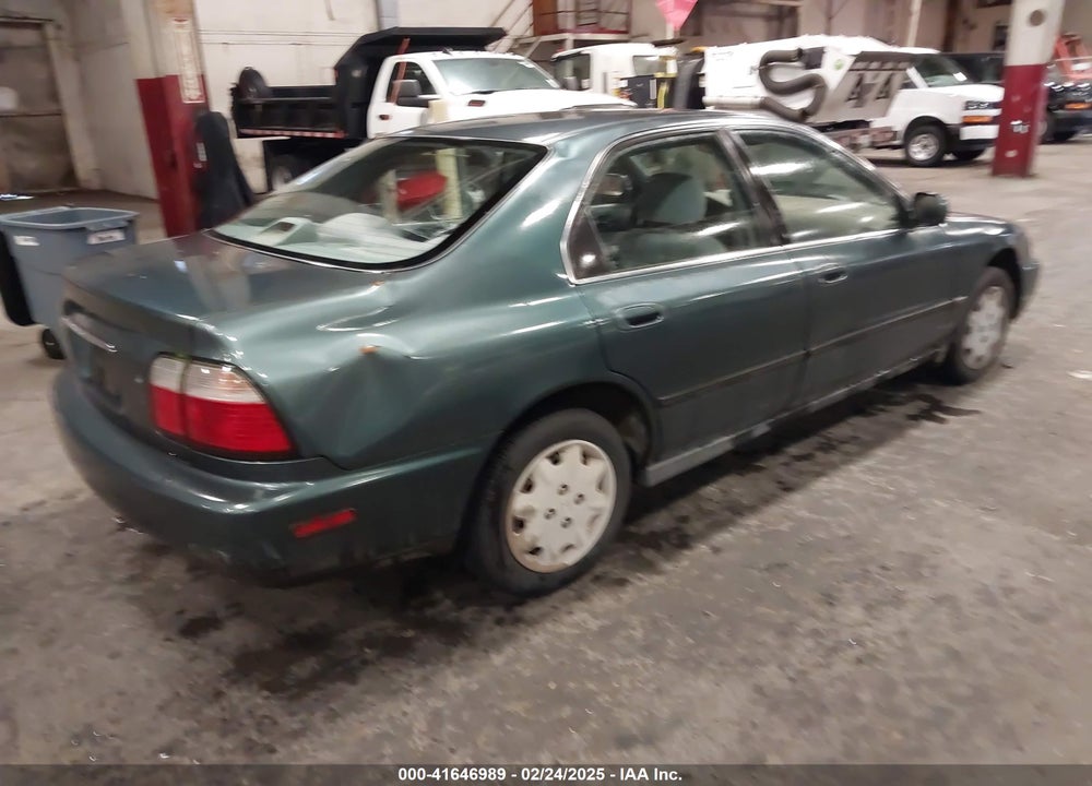 1996 HONDA ACCORD LX/EX VIN: 1HGCD5639TA189876