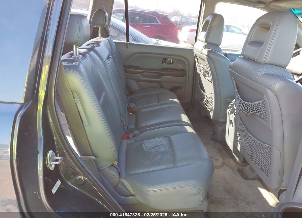 2005 HONDA PILOT EX-L VIN: 5FNYF18545B026861