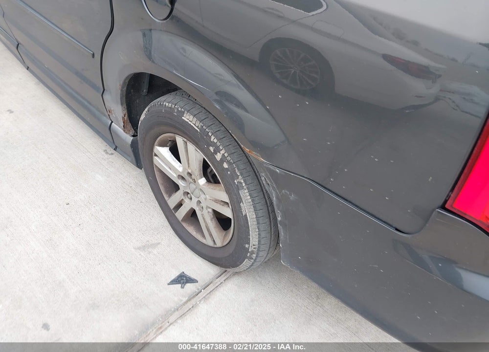 2011 DODGE GRAND CARAVAN CREW VIN: 2D4RN5DG8BR628929