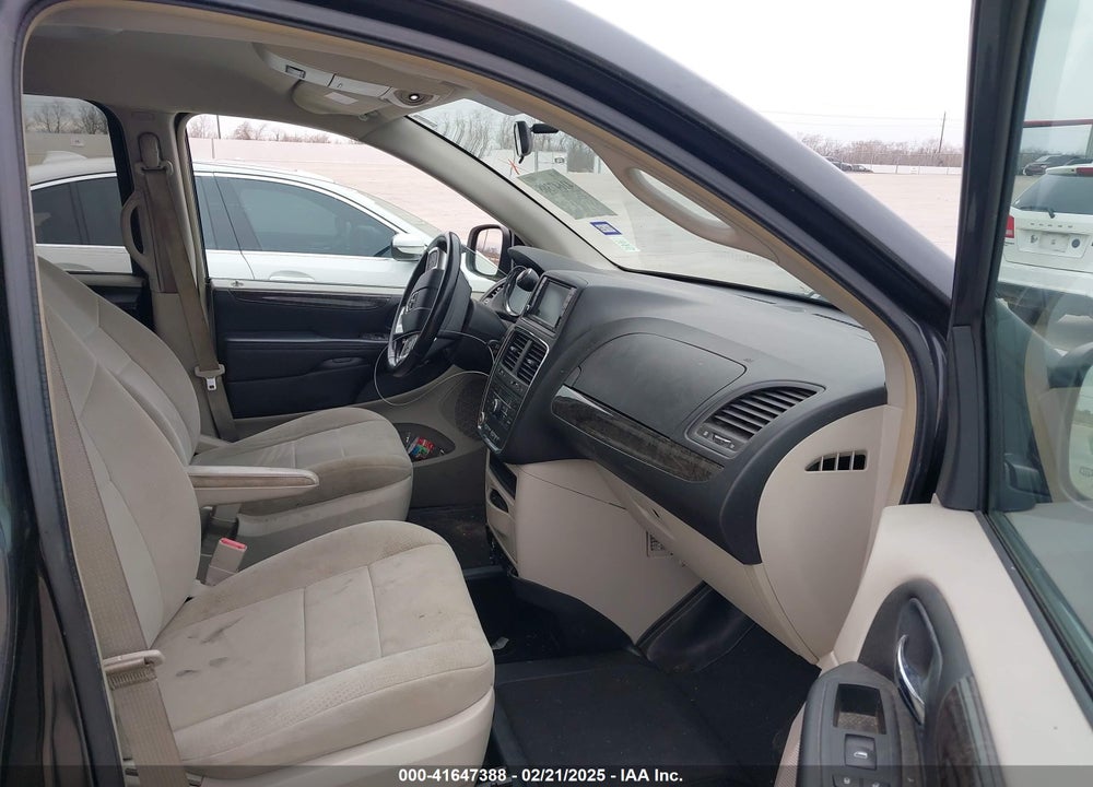 2011 DODGE GRAND CARAVAN CREW VIN: 2D4RN5DG8BR628929