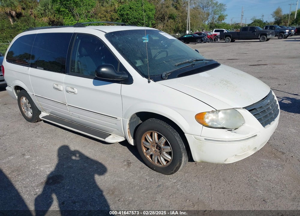 2005 CHRYSLER TOWN & COUNTRY TOURING VIN: 2C4GP54L05R586885