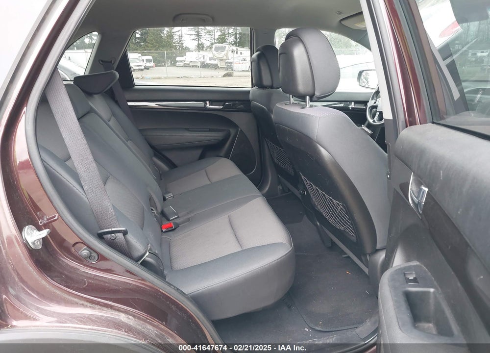 2012 KIA SORENTO LX VIN: 5XYKT3A17CG273296