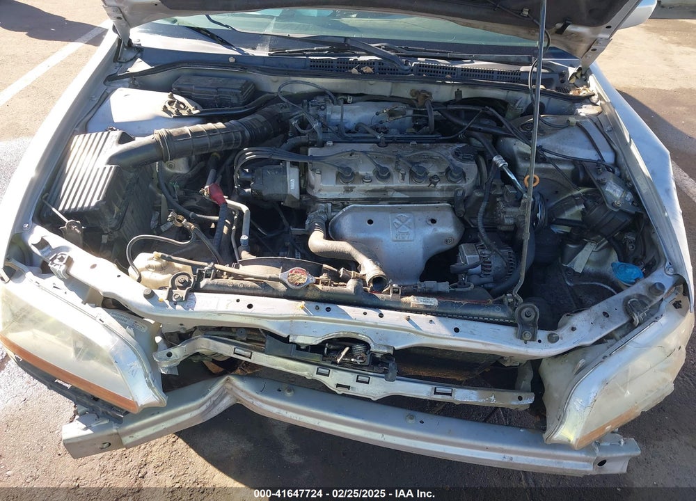 2000 HONDA ACCORD 2.3 LX VIN: 1HGCG5540YA005112