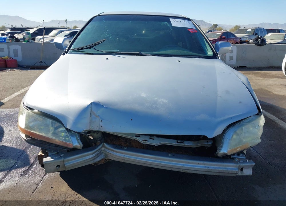 2000 HONDA ACCORD 2.3 LX VIN: 1HGCG5540YA005112