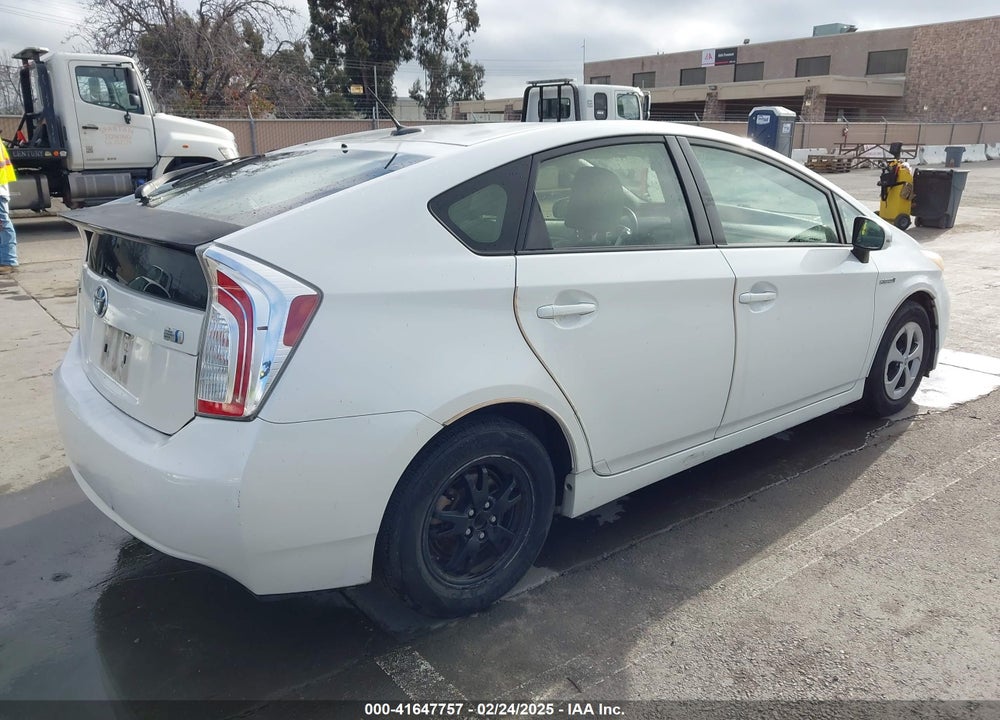 2013 TOYOTA PRIUS VIN: JTDKN3DU8D5565906