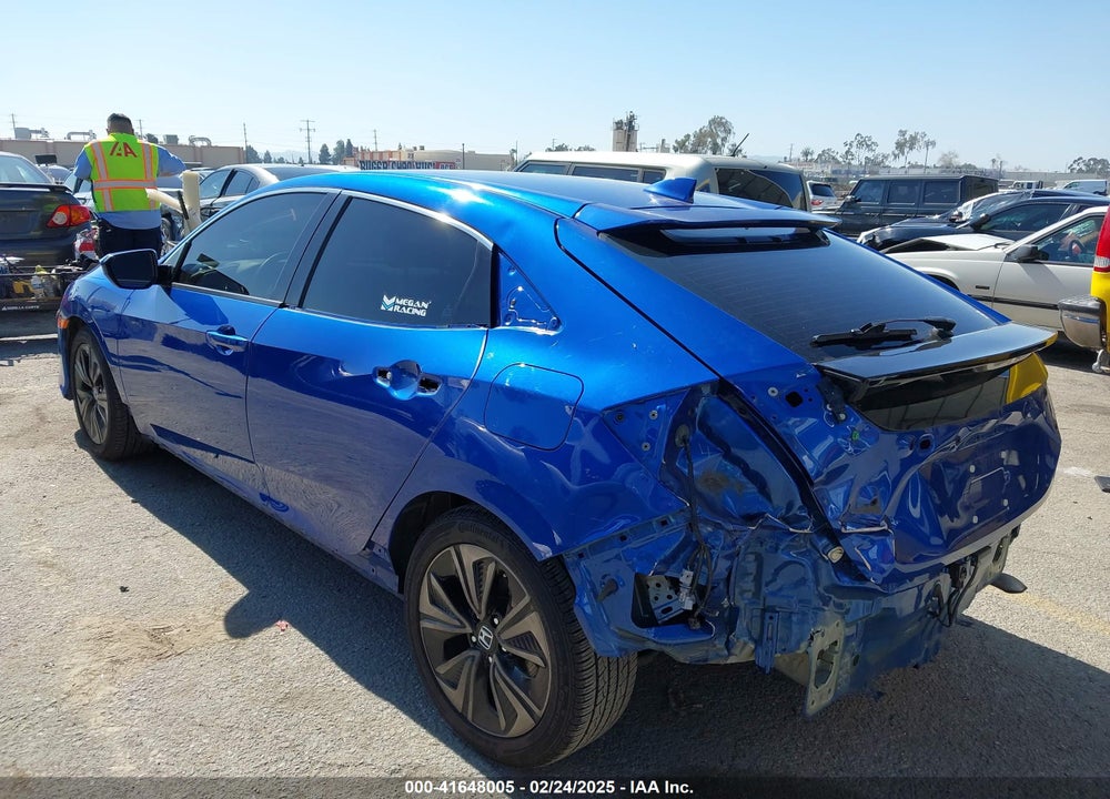 2018 HONDA CIVIC VIN: SHHFK7H5XJU414742