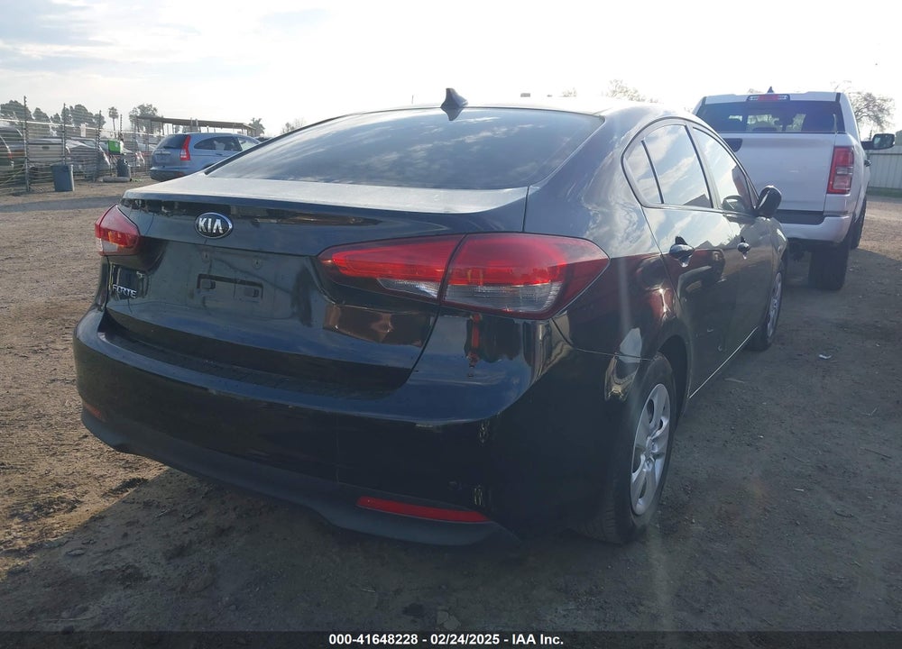 2017 KIA FORTE VIN: 3KPFK4A77HE013287