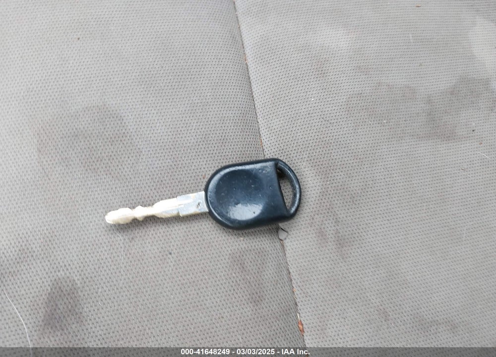 2008 FORD FOCUS S VIN: 1FAHP32N88W129532