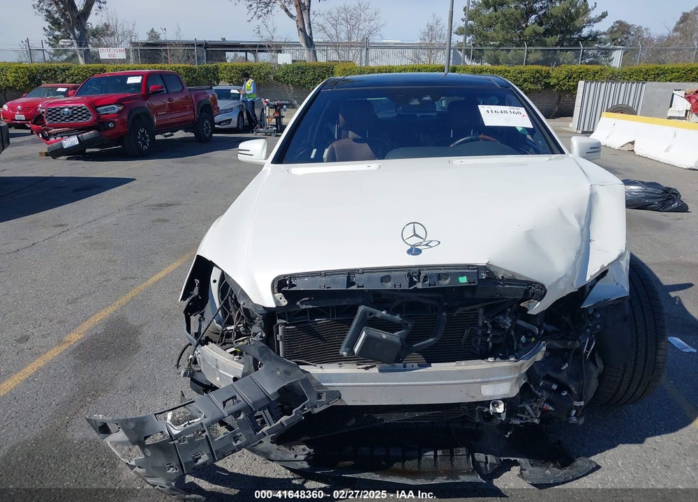 2011 MERCEDES-BENZ S 550 VIN: WDDNG7BB6BA373135