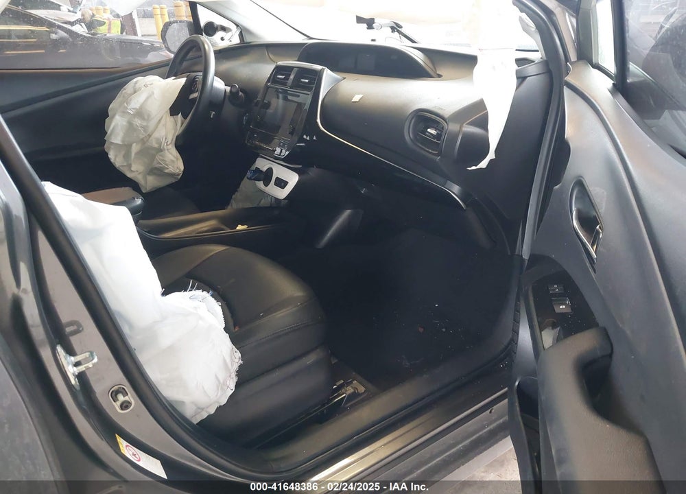 2018 TOYOTA PRIUS TWO VIN: JTDKBRFUXJ3582531