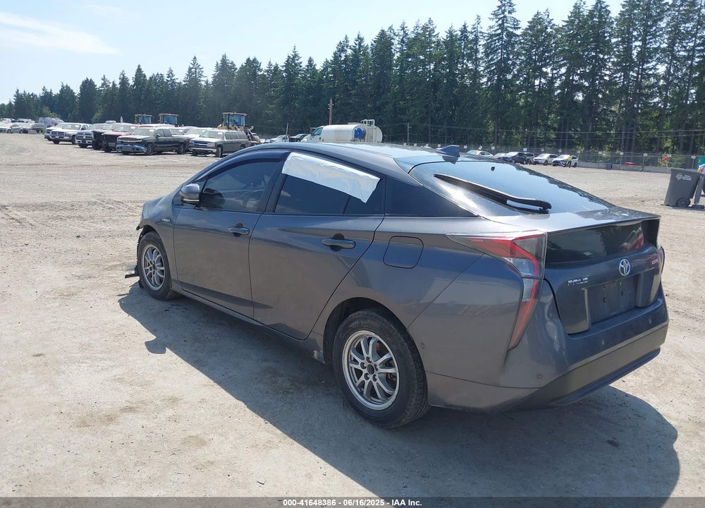 2018 TOYOTA PRIUS TWO VIN: JTDKBRFUXJ3582531
