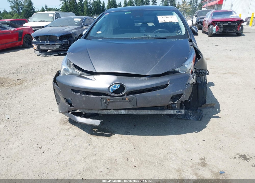 2018 TOYOTA PRIUS TWO VIN: JTDKBRFUXJ3582531