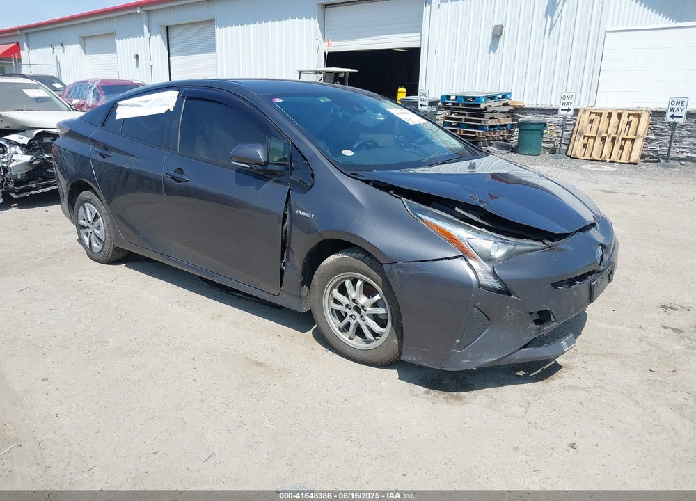 2018 TOYOTA PRIUS TWO VIN: JTDKBRFUXJ3582531