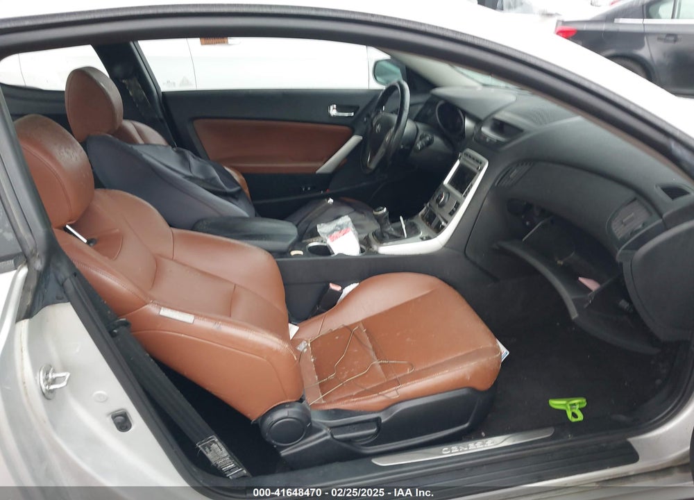 2010 HYUNDAI GENESIS VIN: KMHHU6KH6AU025181