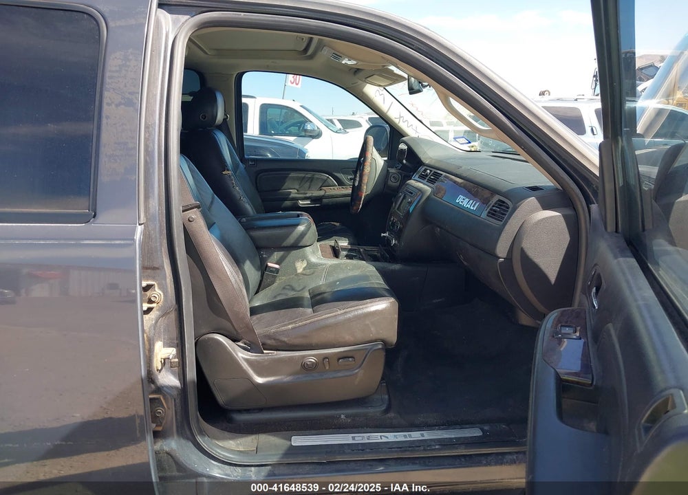 2008 GMC YUKON XL 1500 VIN: 1GKFK668X8J212743