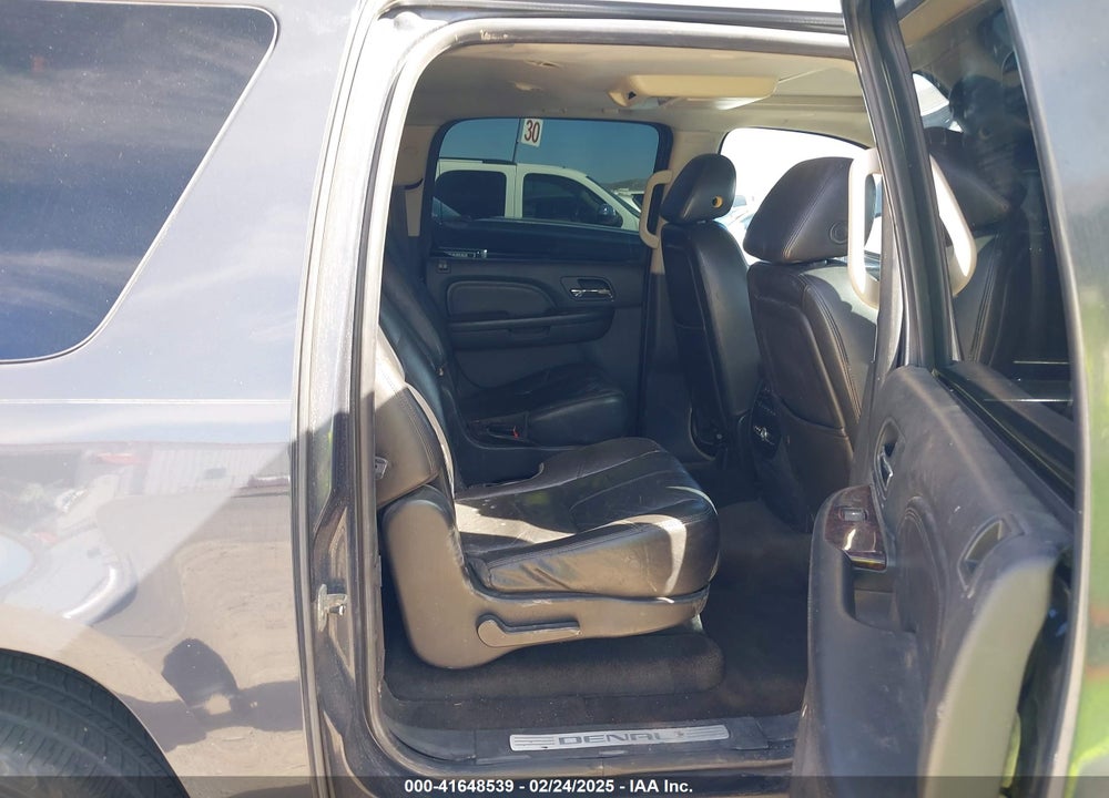 2008 GMC YUKON XL 1500 VIN: 1GKFK668X8J212743