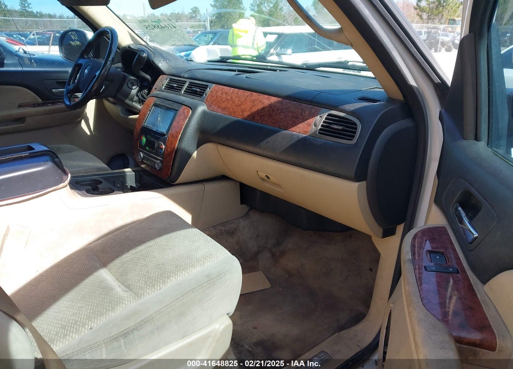 2007 CHEVROLET TAHOE LT VIN: 1GNFC13087R374744
