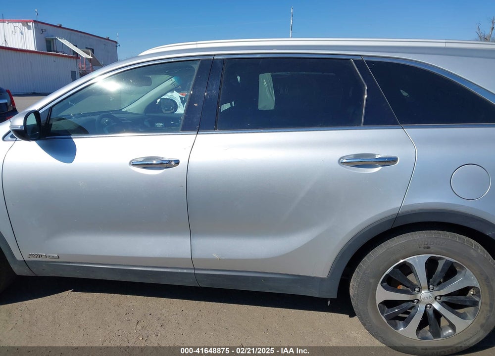 2017 KIA SORENTO 3.3L EX VIN: 5XYPHDA58HG222431