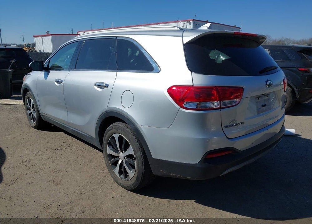 2017 KIA SORENTO 3.3L EX VIN: 5XYPHDA58HG222431