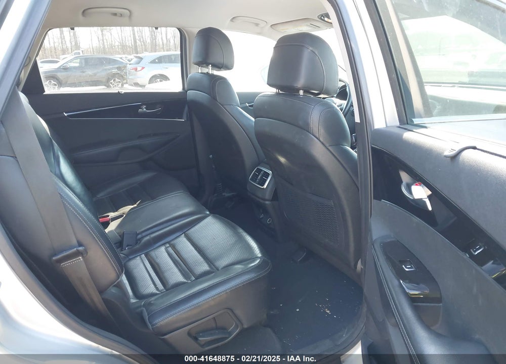 2017 KIA SORENTO 3.3L EX VIN: 5XYPHDA58HG222431