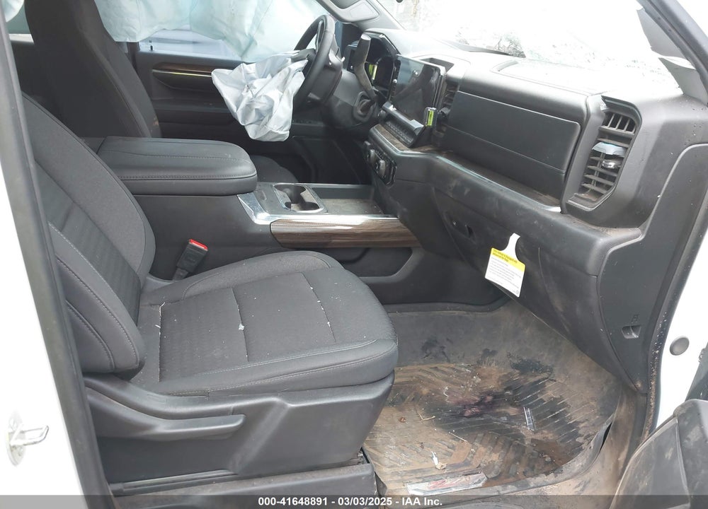 2024 CHEVROLET SILVERADO 2500HD 4WD STANDARD BED LT VIN: 2GC4YNE79R1210305