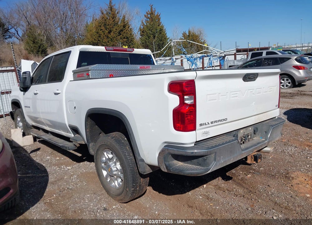 2024 CHEVROLET SILVERADO 2500HD 4WD STANDARD BED LT VIN: 2GC4YNE79R1210305