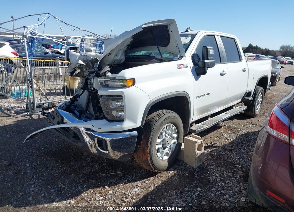2024 CHEVROLET SILVERADO 2500HD 4WD STANDARD BED LT VIN: 2GC4YNE79R1210305