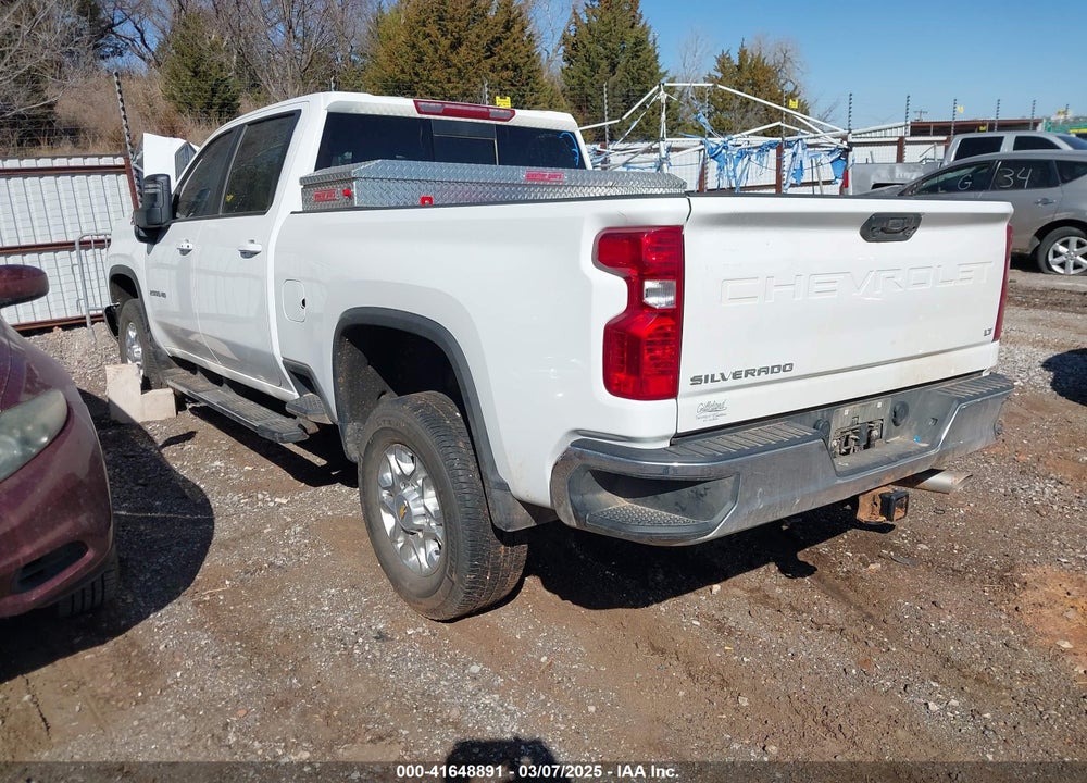2024 CHEVROLET SILVERADO 2500HD 4WD STANDARD BED LT VIN: 2GC4YNE79R1210305