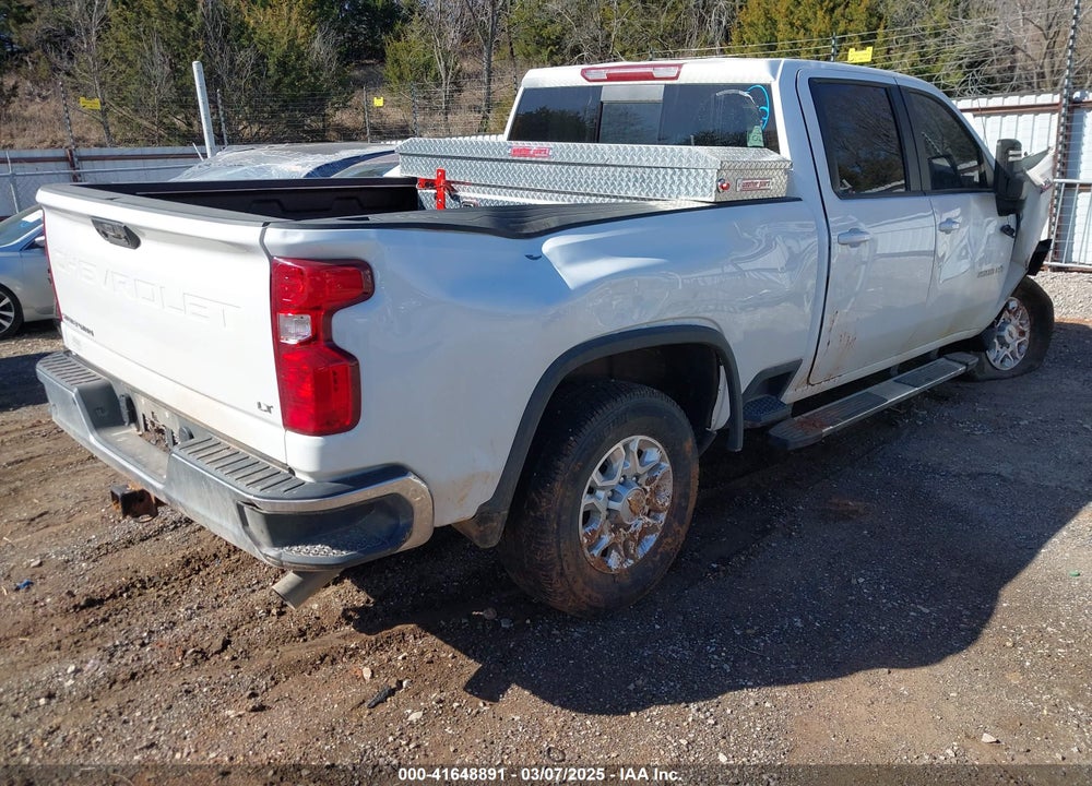 2024 CHEVROLET SILVERADO 2500HD 4WD STANDARD BED LT VIN: 2GC4YNE79R1210305