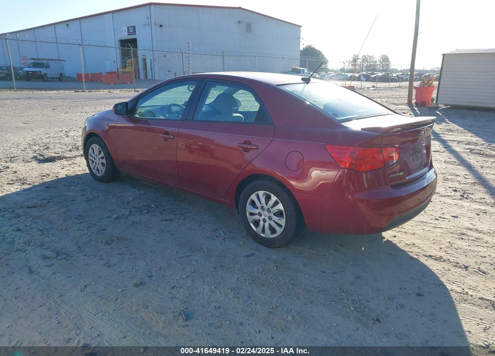 2011 KIA FORTE EX VIN: KNAFU4A28B5401580