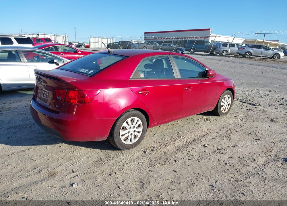 2011 KIA FORTE EX VIN: KNAFU4A28B5401580