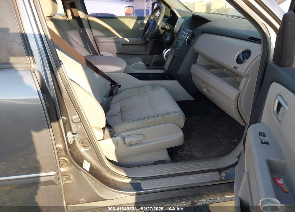 2010 HONDA PILOT VIN: 5FNYF3H44AB006218