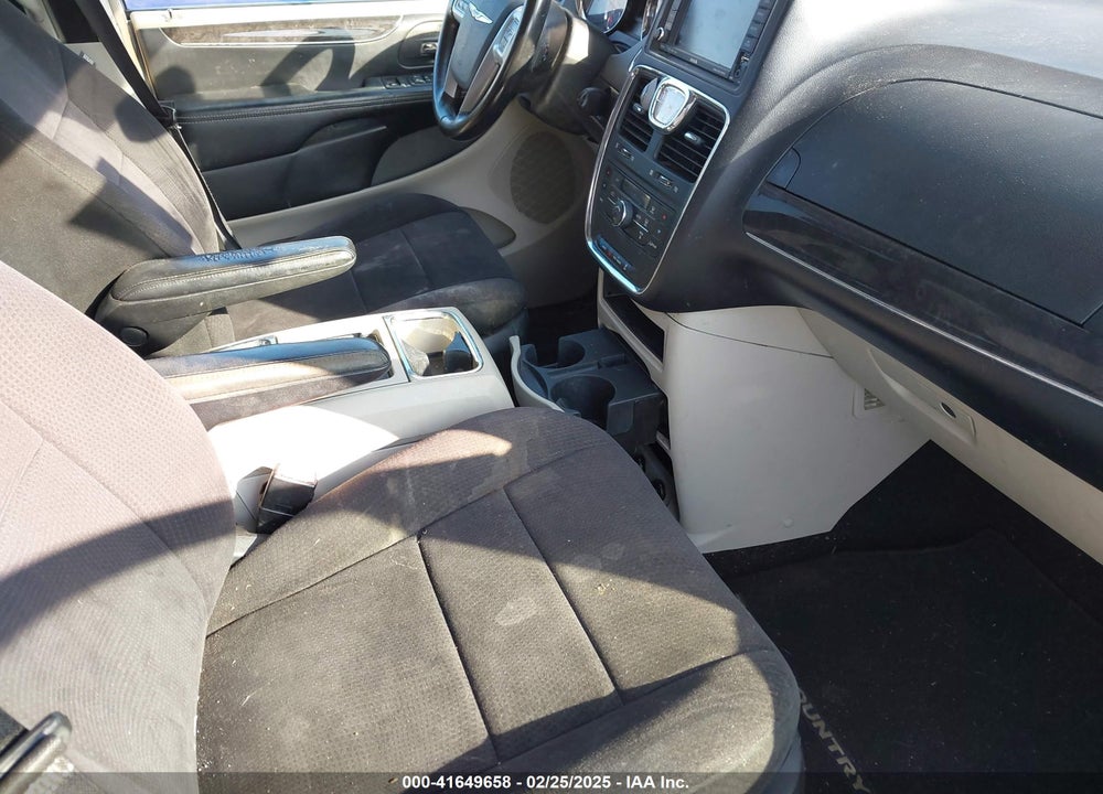 2011 CHRYSLER TOWN & COUNTRY VIN: 2A4RR5DG3BR734507