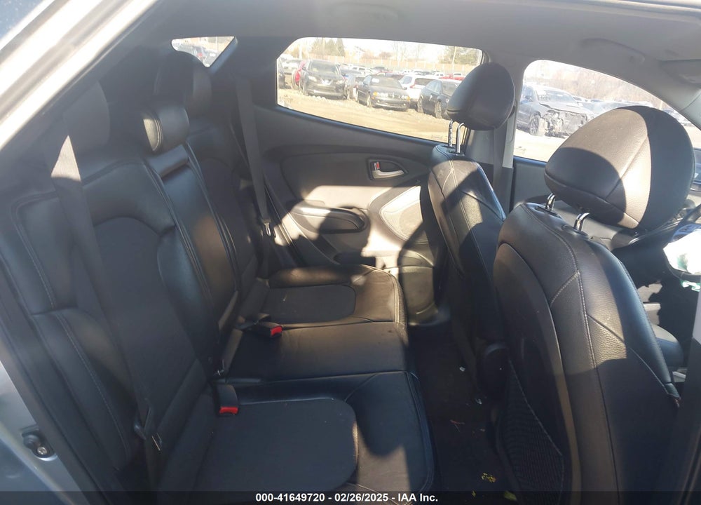 2010 HYUNDAI TUCSON VIN: KM8JUCAC2AU093287