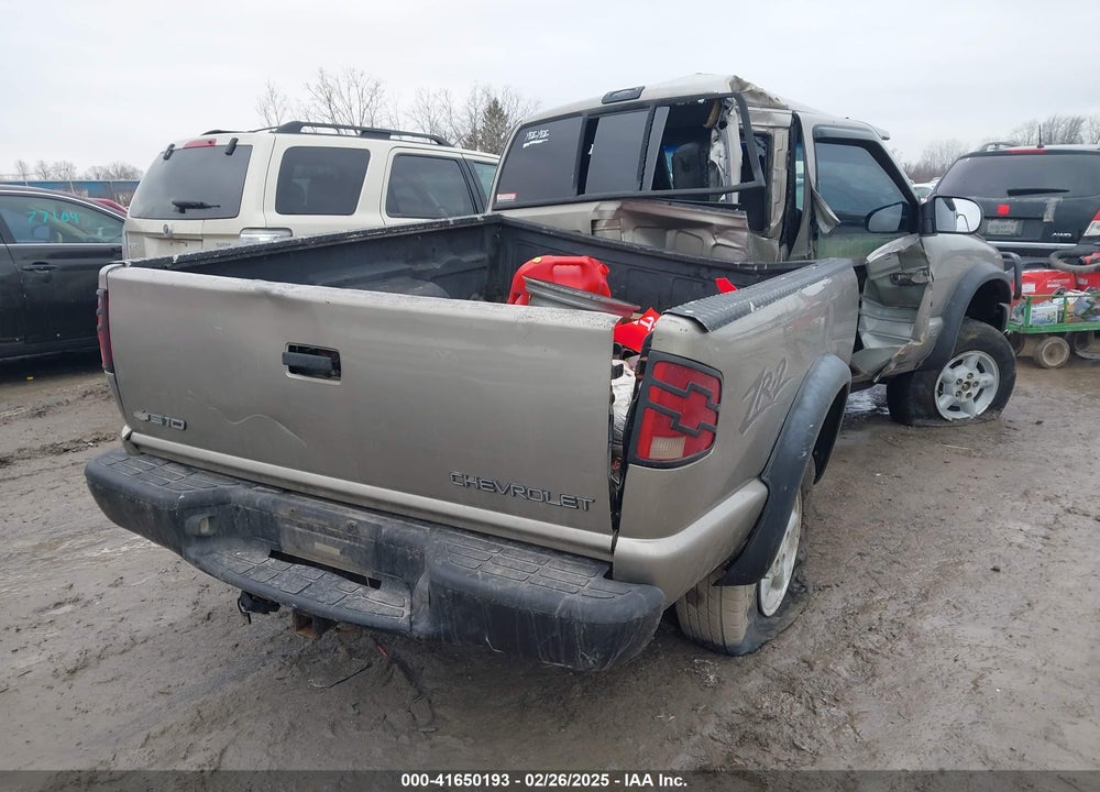 2000 CHEVROLET S-10 LS VIN: 1GCCT19W5Y8126983