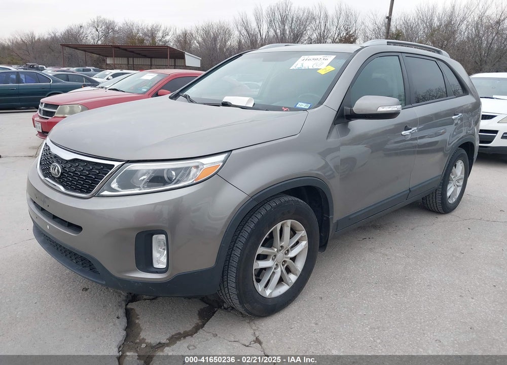 2015 KIA SORENTO LX VIN: 5XYKT4A64FG625787