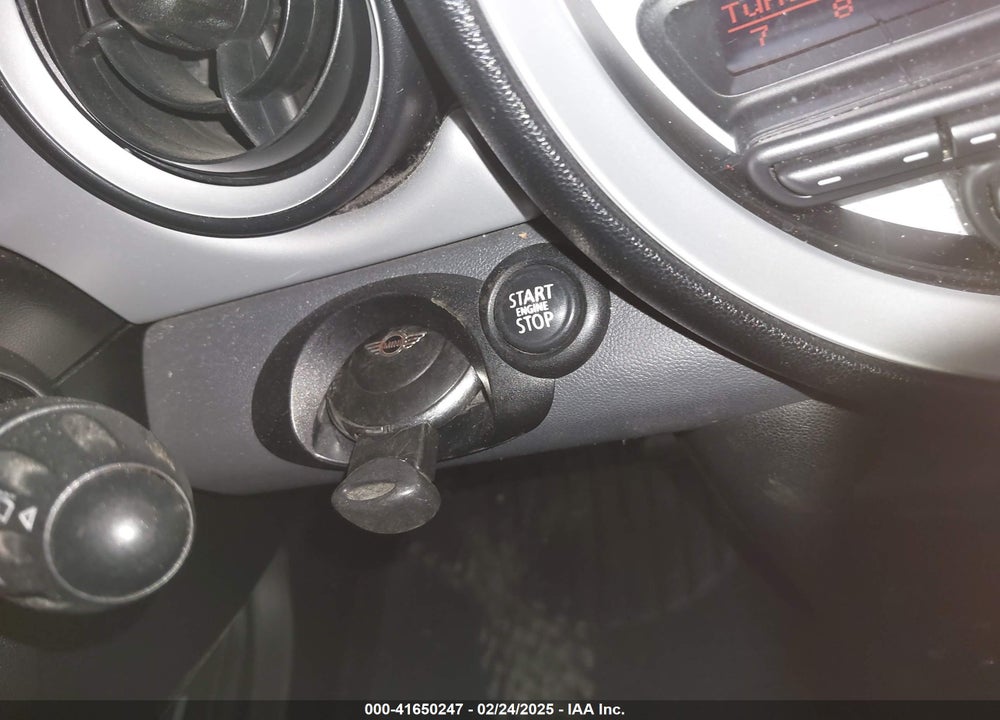2012 MINI COOPER VIN: WMWSU3C53CT260043