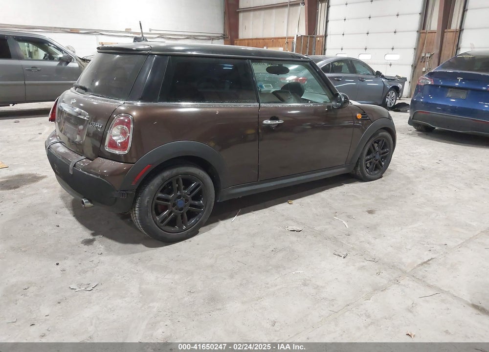 2012 MINI COOPER VIN: WMWSU3C53CT260043